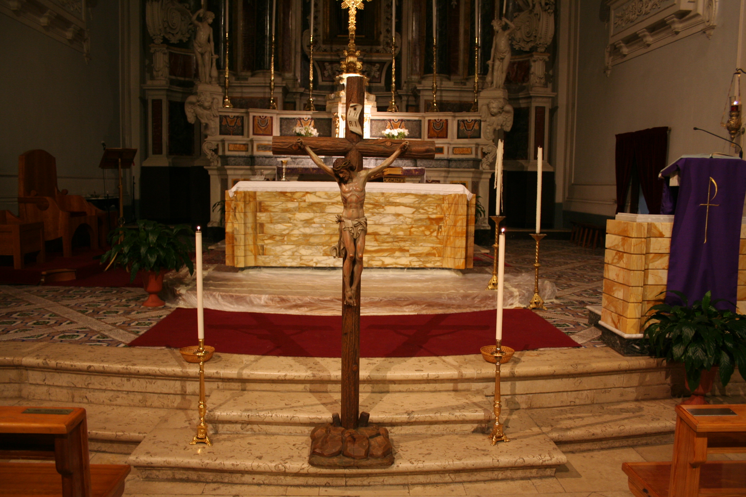 Inizia la Quaresima. Storia e descrizione del rito dell’Adorazione della Croce.