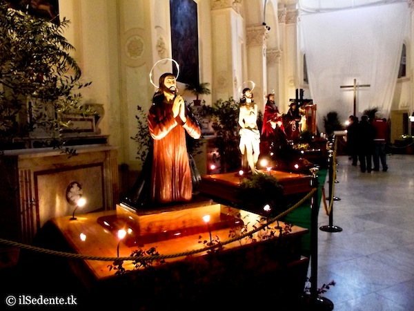 Venerdì Santo a Ruvo di Puglia: la Processione del Cristo Morto in Cattedrale e la Processione dei Misteri