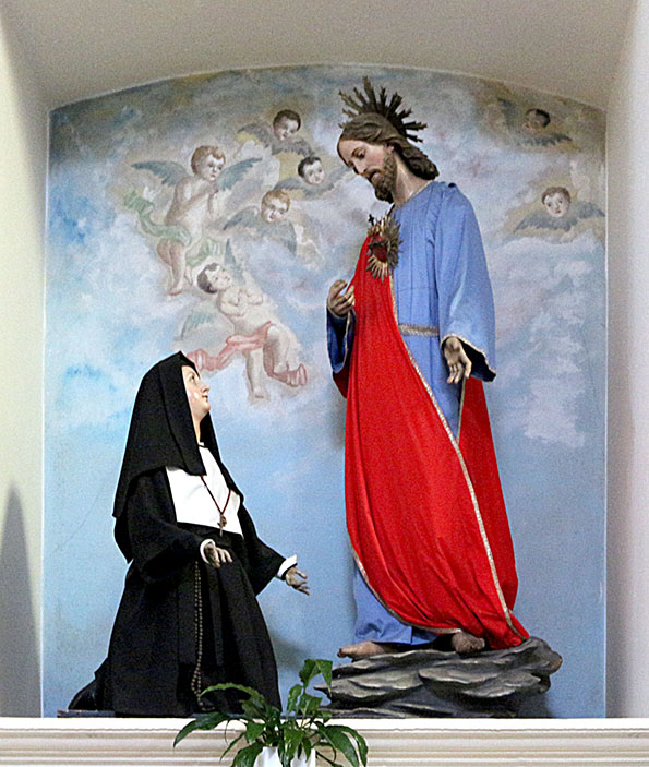 Raffigurazioni di santa Margherita Maria Alacoque nelle chiese di Ruvo di Puglia